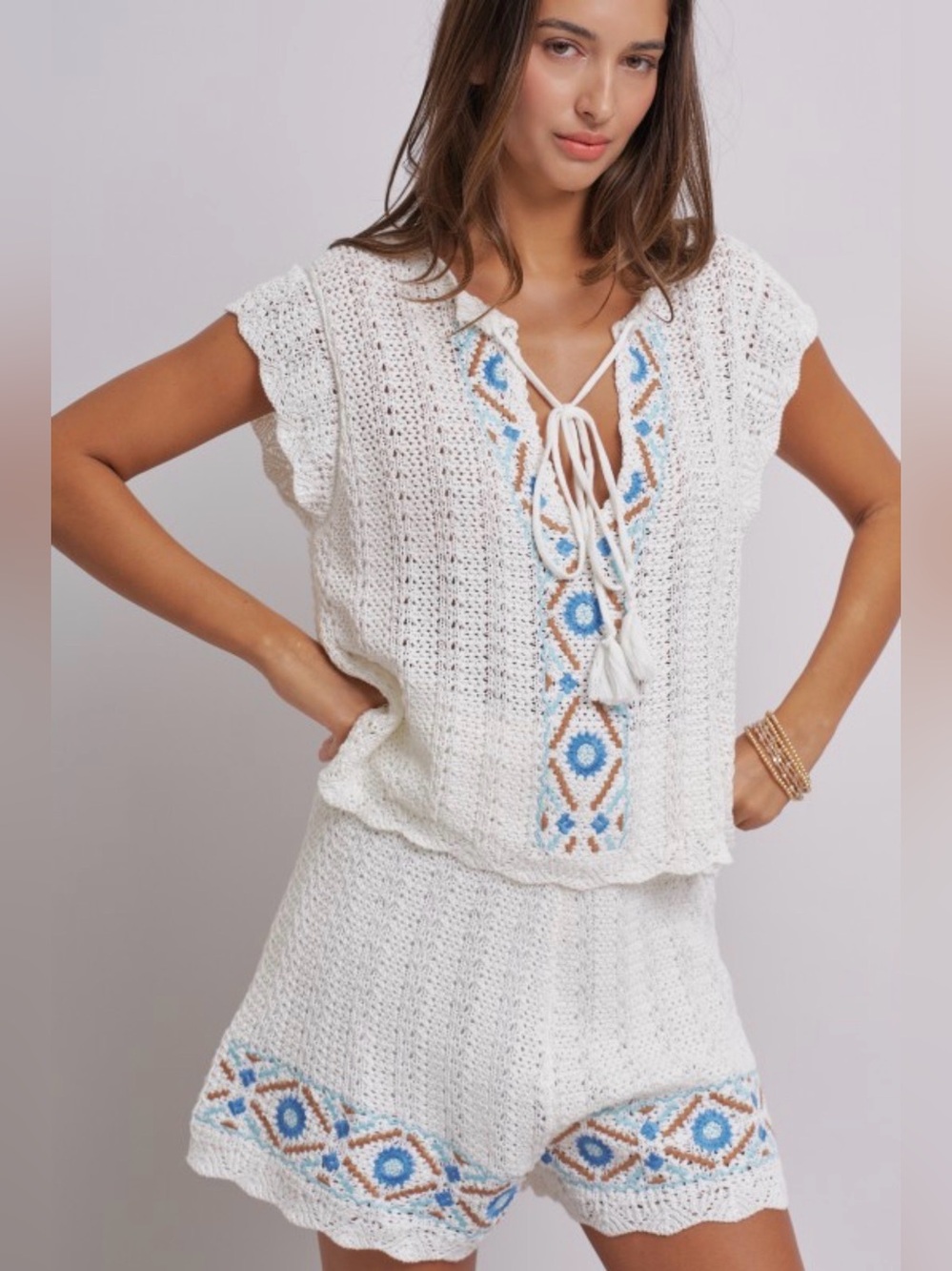121.  SANTORINI CROCHET SET